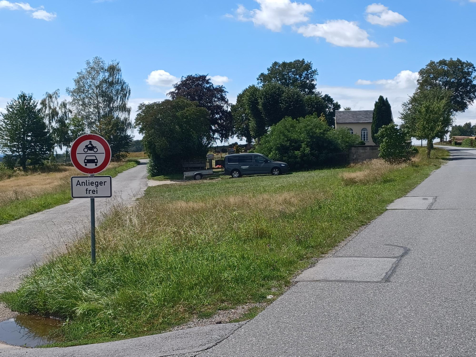 Parken Grünfläche Friedhof LH