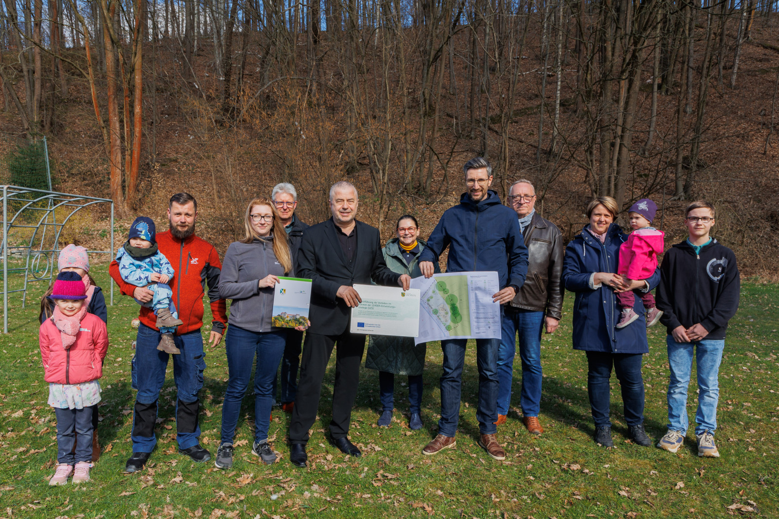 Spielplatz Schönbach Übergabe FM