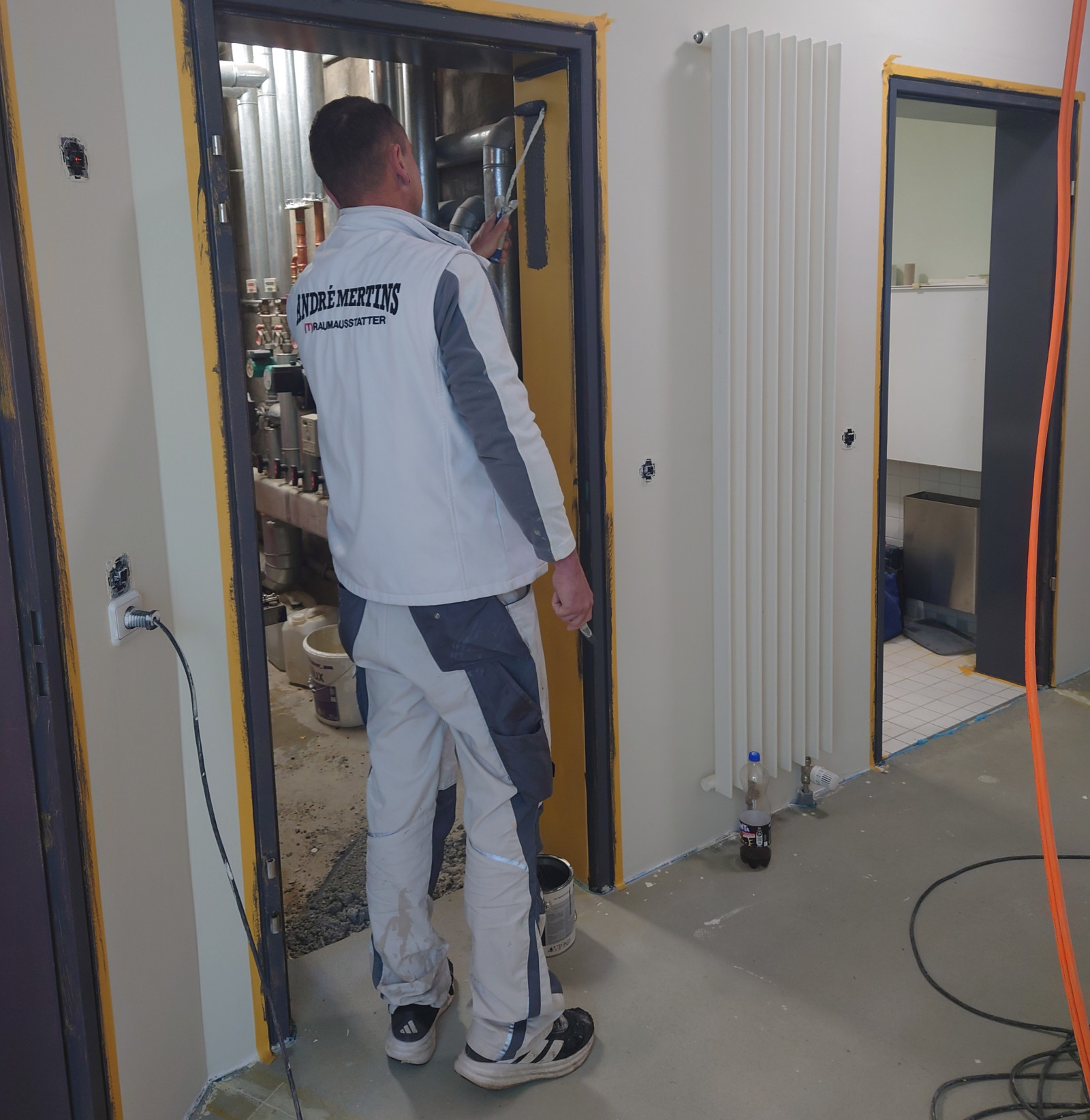 Umbau HdG HIN Türeinbau