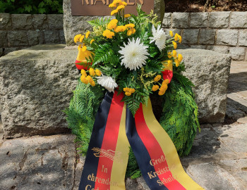 Kranz Ehrenmal 0805