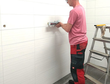 Dusche Mädchen Sporthalle Weberstraße