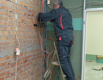 Elektriker Duschen Sporthalle Gymn