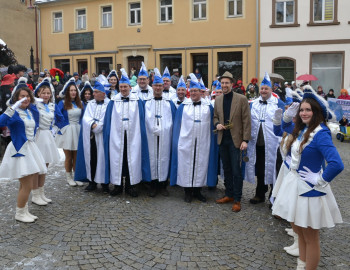 Elferrat vor Rathaus