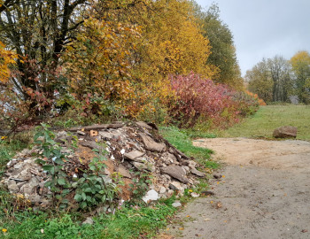 Müllablagerungen Parkplatz Skiheim